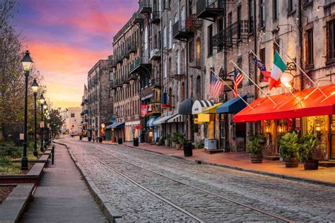 airbnb savannah ga river street.